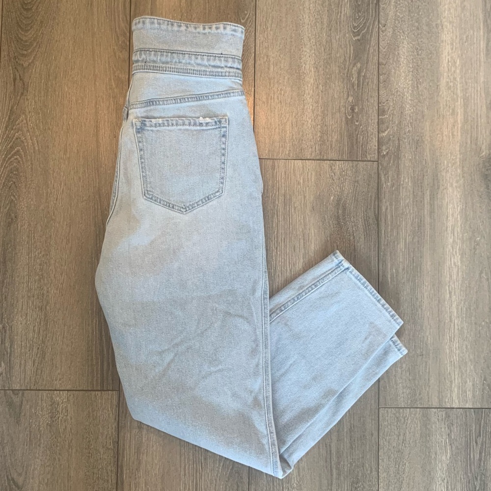 5/$25 Hollister Ultra High Rise Mom Jean 9